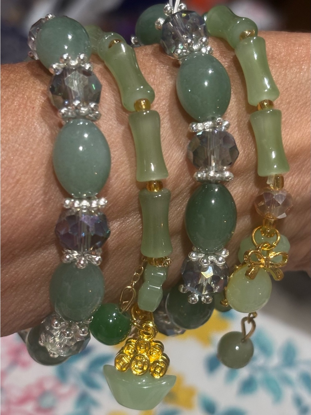 Gorgeous Jade Lije Green Beaded Bracelet Set W/Money Pot & Perfume Bottle Charms